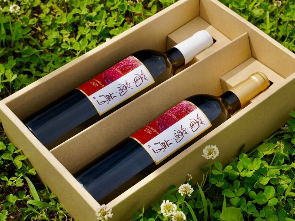 WINERY JUNのワイン2本入りギフトボックス