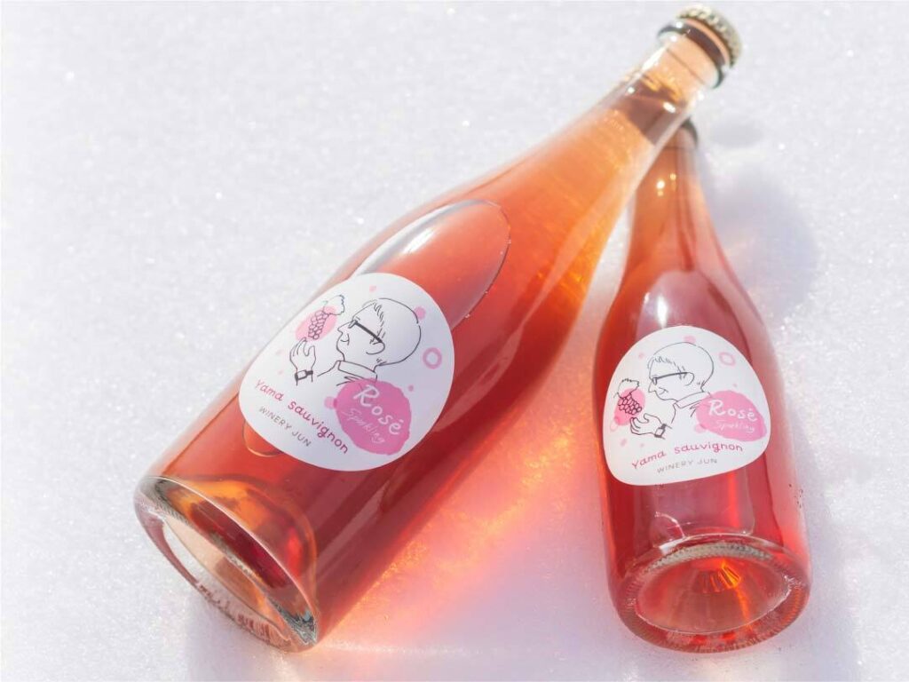 WINERY JUNのロゼワインボトル